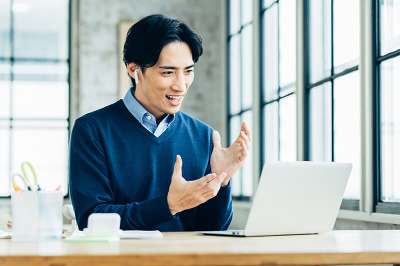 日本人講師が丁寧に発音を指導