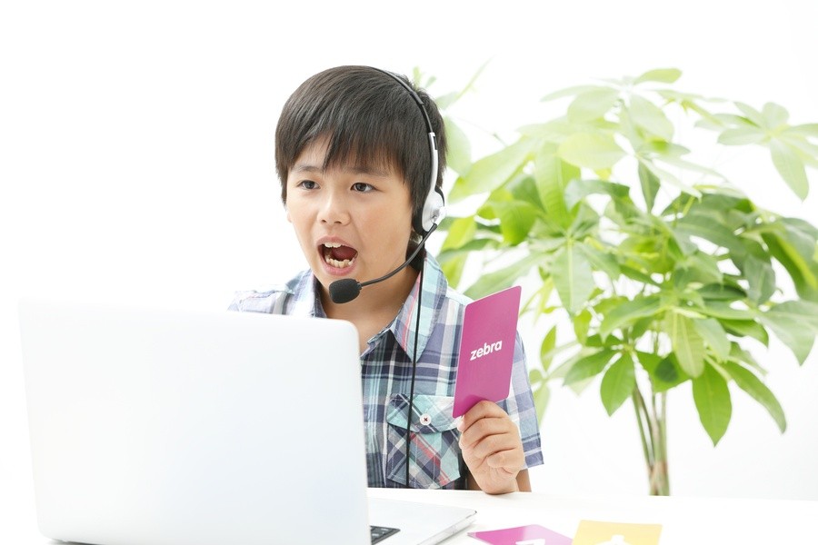 カタカナではなく英語の音に親しめる