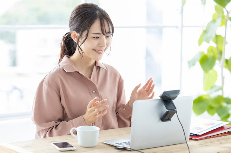日日本人講師が丁寧に文法を指導