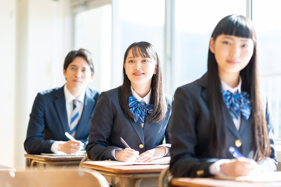 学校・大学受験と両立しながら学べる