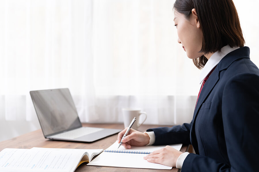 学校では教えてくれない「本物の読解力」を指導