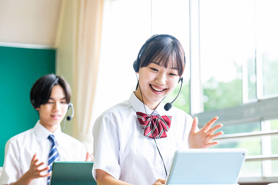 日本語で“理由から理解できる”から、伸びが早い