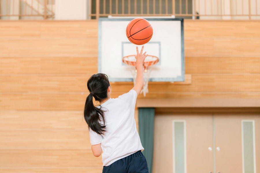 学校や部活と両立しながらオンラインで学べる