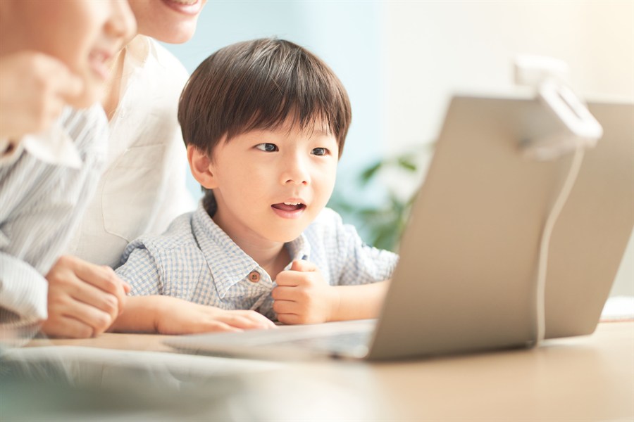 親が英語できなくても大丈夫?家庭でサポートできる工夫とは|保護者サポート方法 (3)