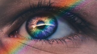 【英検】二次試験受験者の【残念な特徴への対処法?】?目が泳ぐ/ ?目を合わせるのが苦手編