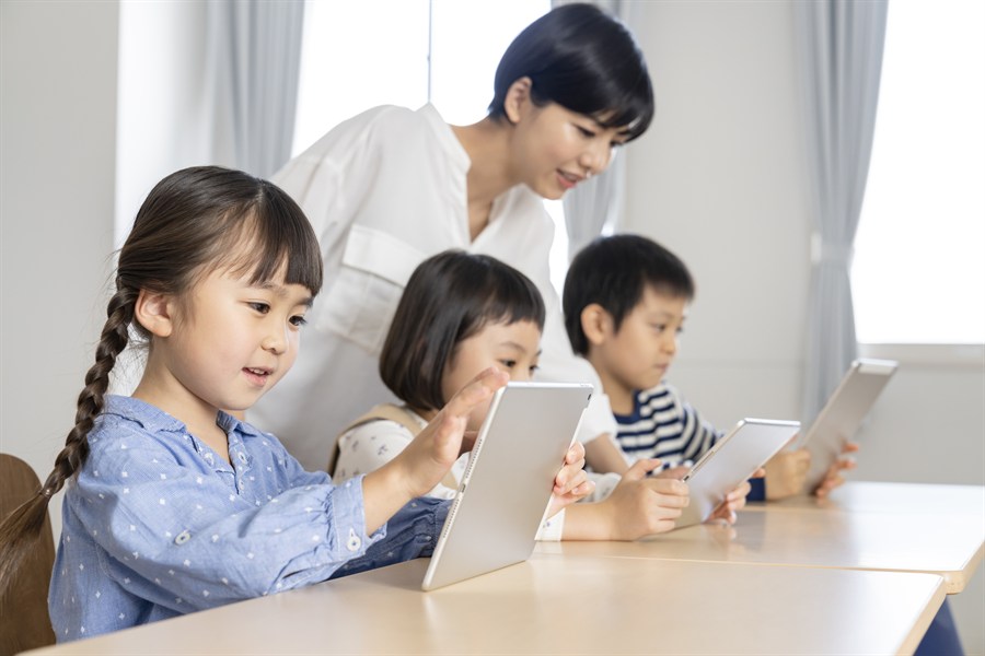 親が英語できなくても大丈夫?家庭でサポートできる工夫とは|保護者サポート方法 (2)